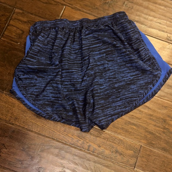 Women’s Nike Dri Fit Shorts Size L - Picture 3 of 4